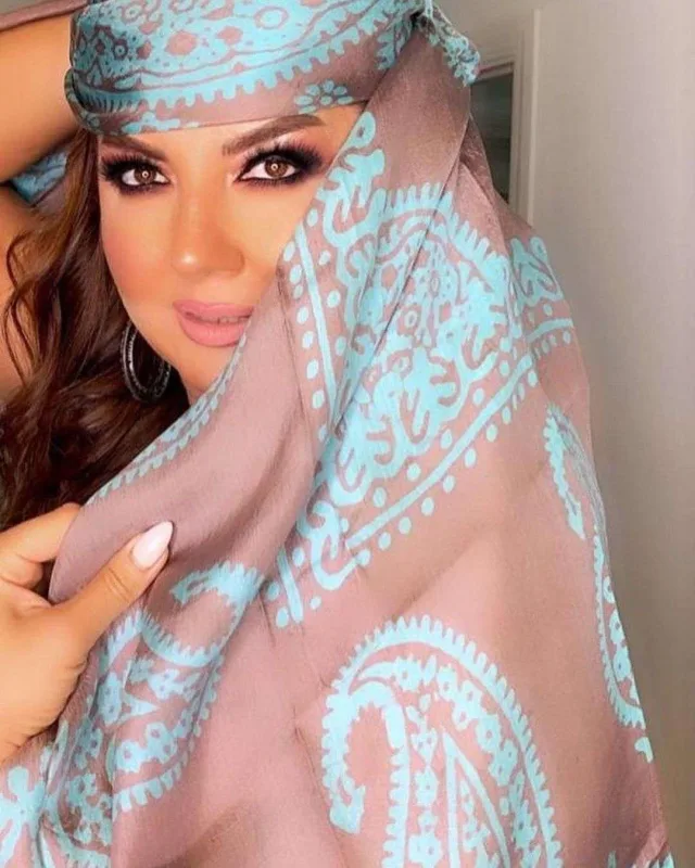 “Saçındakı güllər təbiidir” - Nazilə Fatiməyə söz atdı