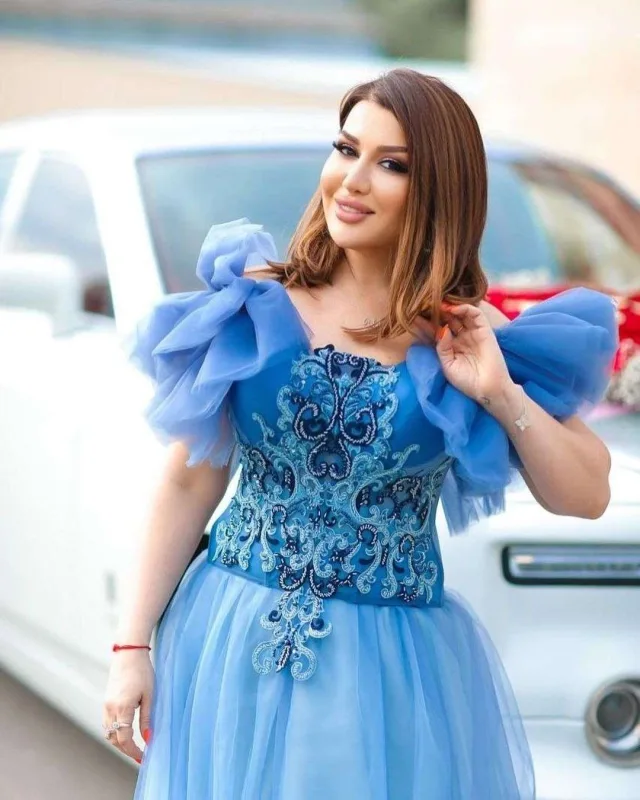 “Saçındakı güllər təbiidir” - Nazilə Fatiməyə söz atdı