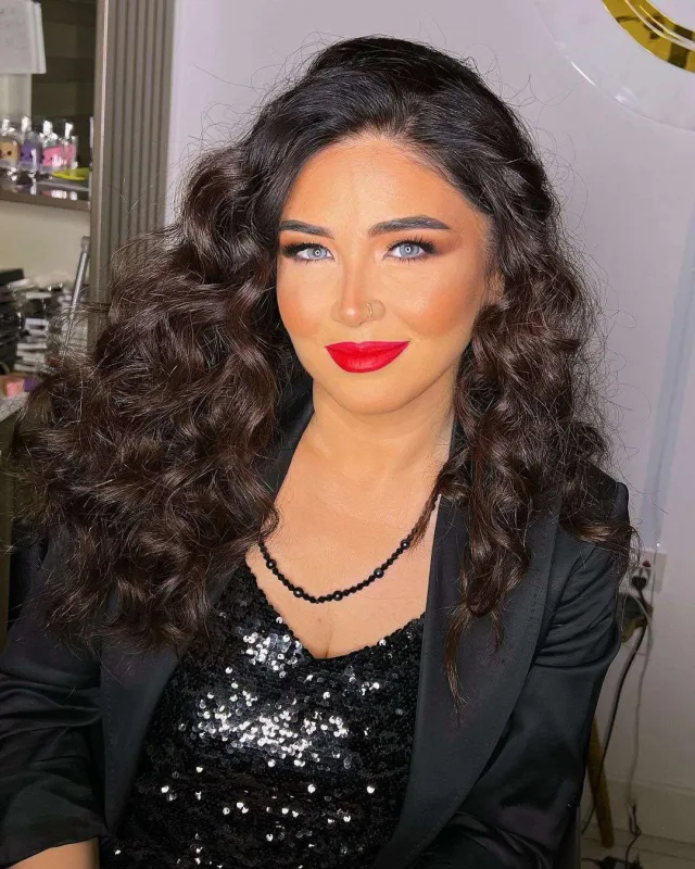 Elnarə intihar edən gəncdən yazdı