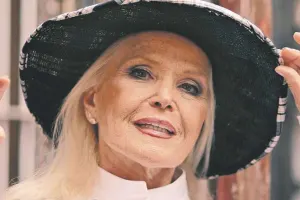 Bir gözünü itirdi