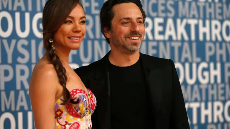 İlon Mask eşq iddiasını yalanladı