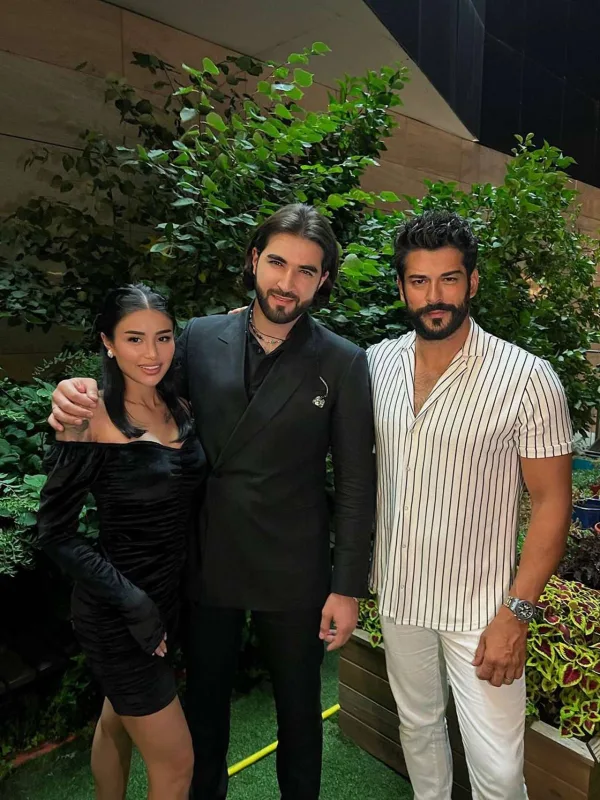 Burak Özçivit Elmanın təqdimatında