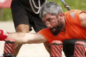Pərviz “Survivor”a vida etdi