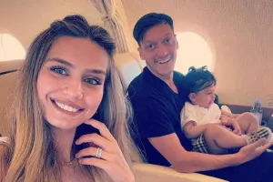 Hədiyyələri onu məsud edir