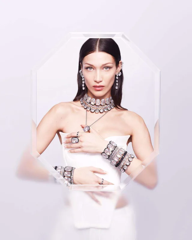 Bella məşhur brendin siması oldu