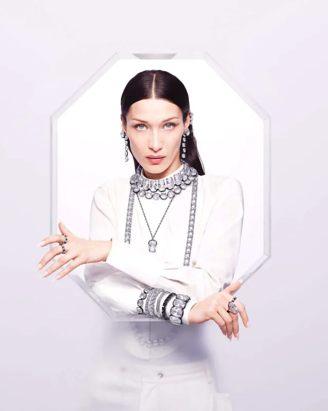 Bella məşhur brendin siması oldu