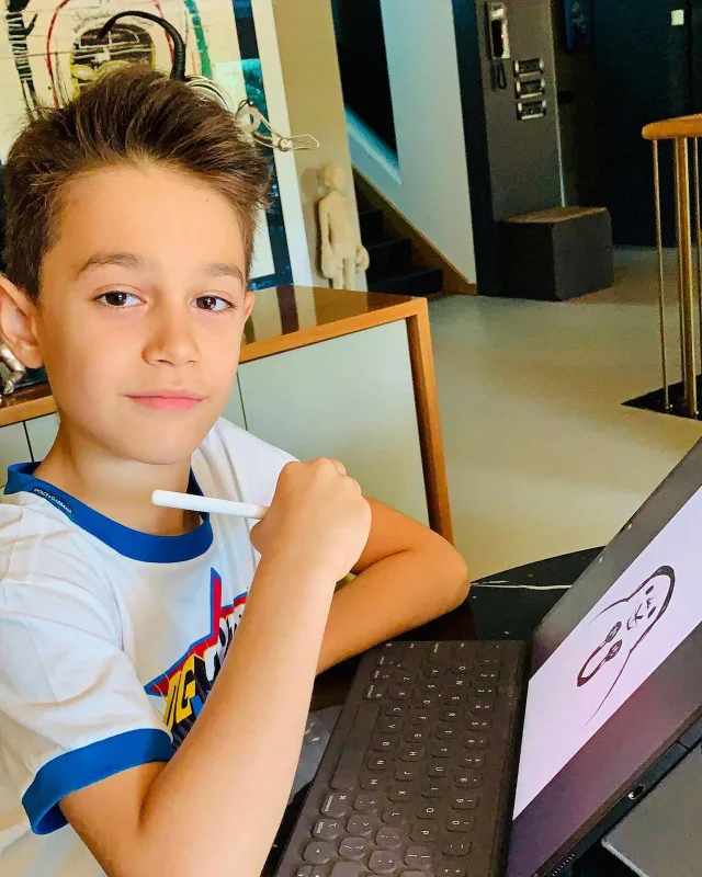 “Oğlum dedi ki, ölsən, millətin IQ-sü düşər”