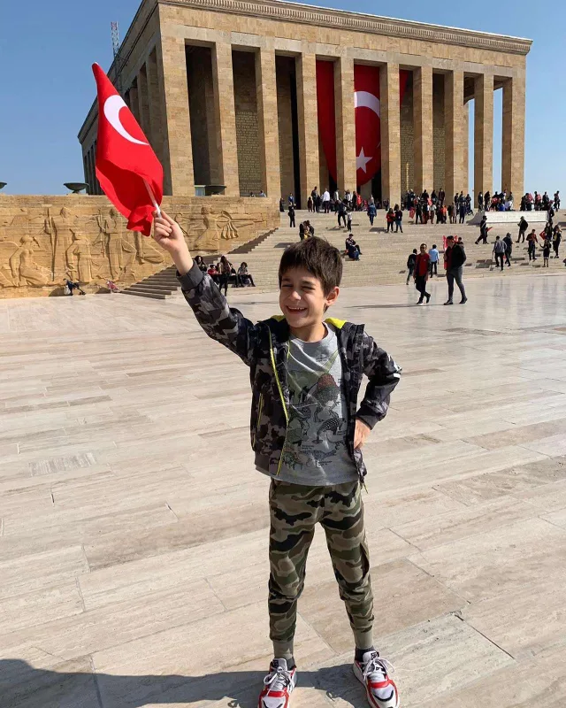 “Oğlum dedi ki, ölsən, millətin IQ-sü düşər”