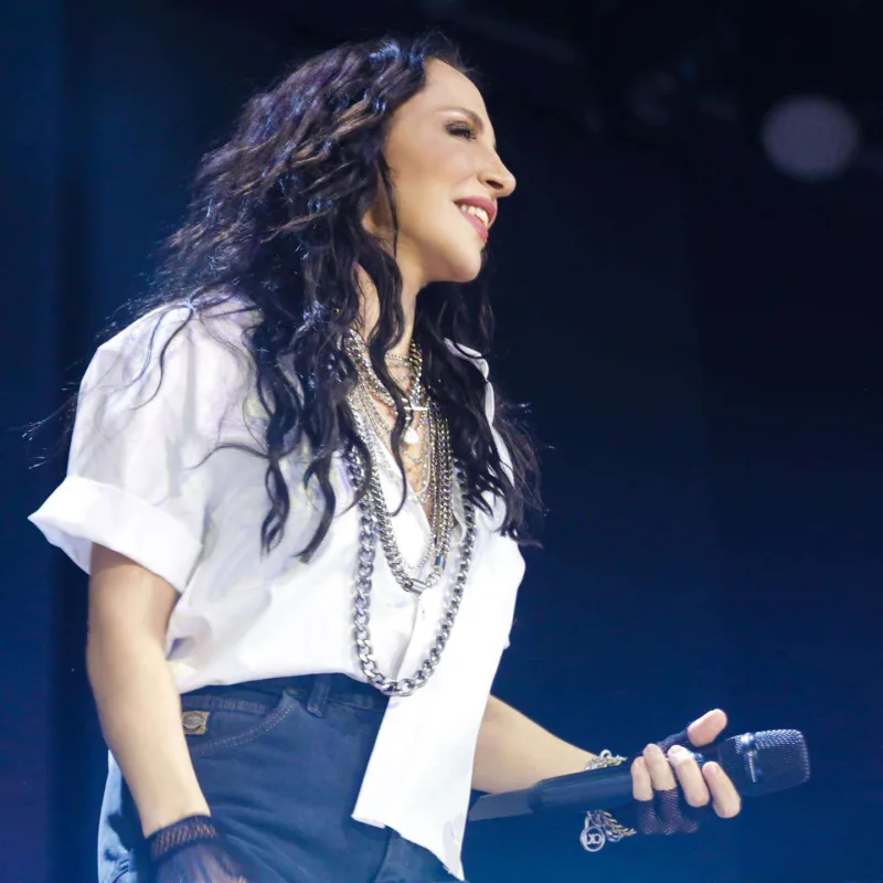 Sertab Erener koronaya yoluxdu