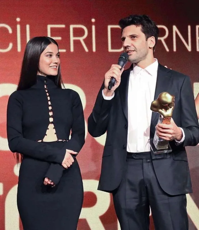 Həm serialları, həm də özləri mükafat aldı