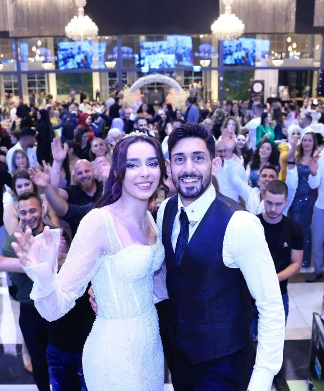 “Neftçi”nin futbolçusu evləndi