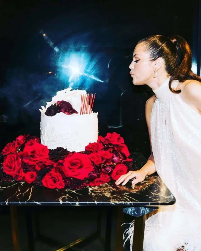 Selena 30 yaşını belə qeyd etdi