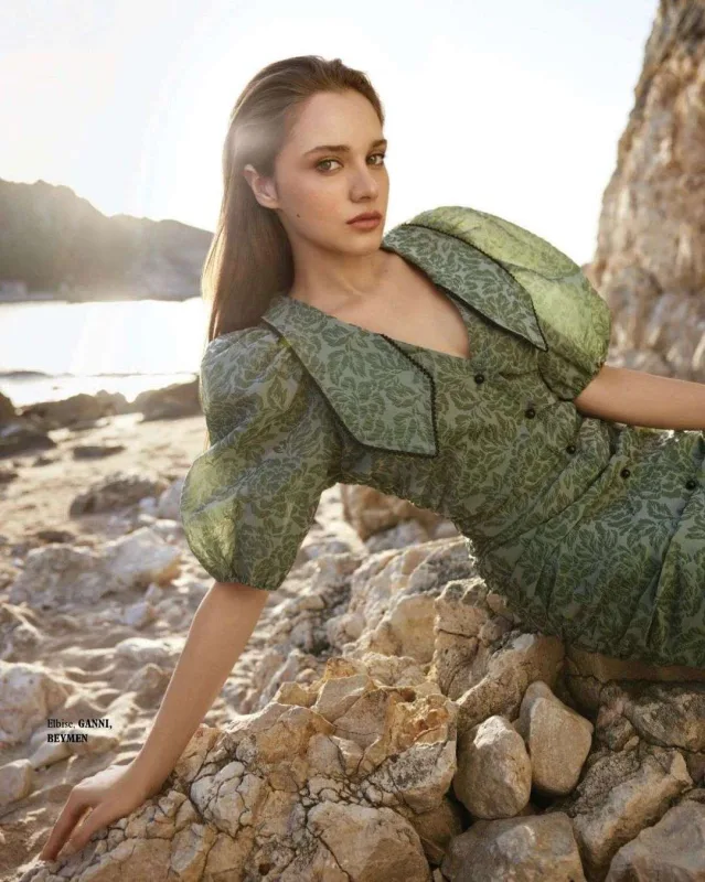 Miraydan təbiət qoynunda pozalar