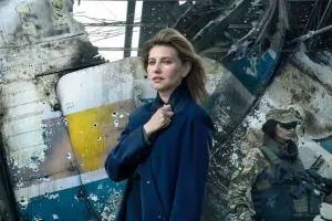 Müharibə şəraitində “Vogue”un siması oldu