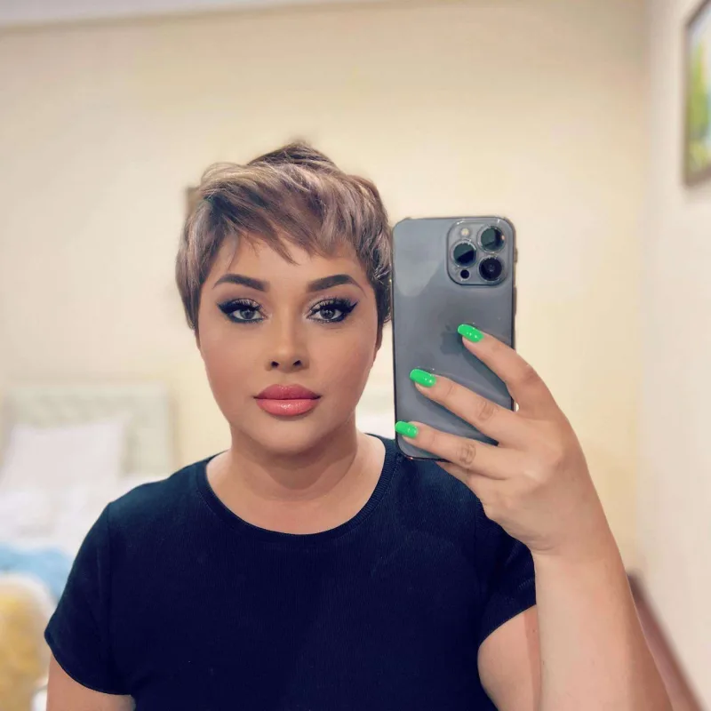 Xatirə özünü tanınmaz hala saldı