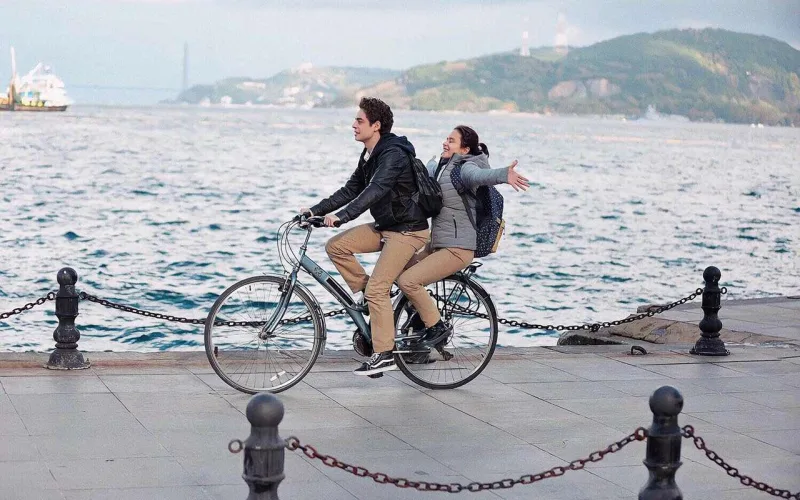 Gənc aktrisa nişanlandı