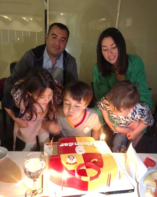 Safura oğluna 9 yaş partisi keçirdi