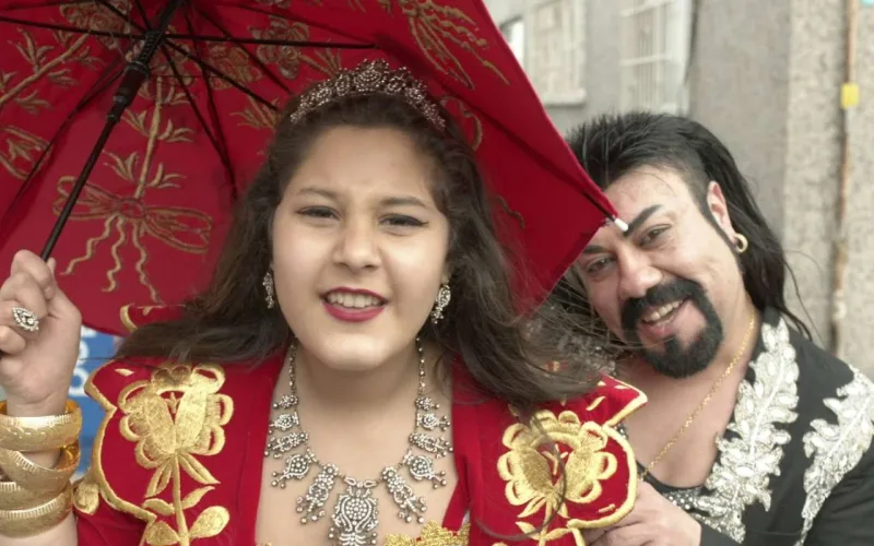 18 kilo qızılı, 18 evi var