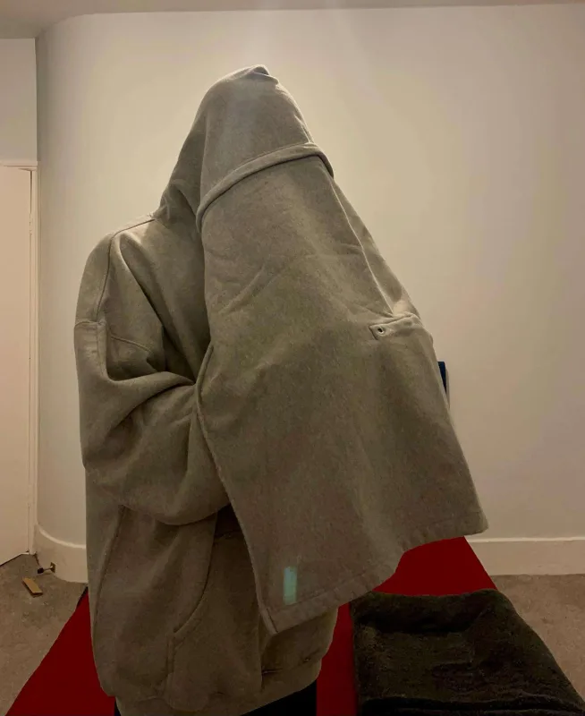 Məşhur brendin kapüşonları müzakirə yaratdı