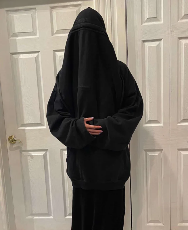 Məşhur brendin kapüşonları müzakirə yaratdı