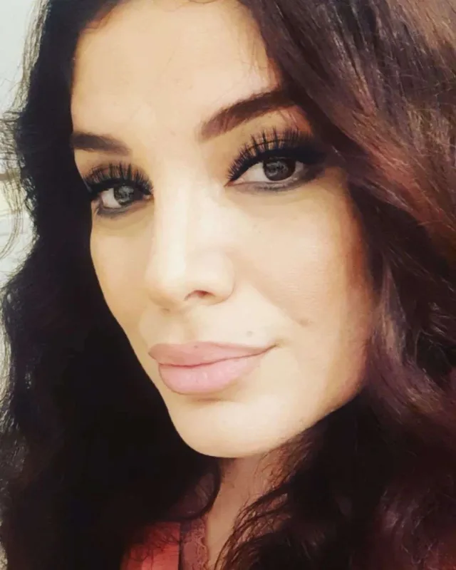 “Qızlar gözlərini elə dartdırıb ki, tülkü qələt edir”