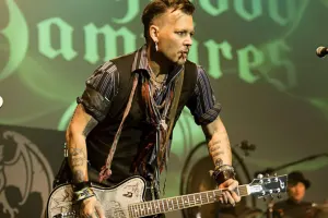 Konsertinə vəkillərini dəvət etdi