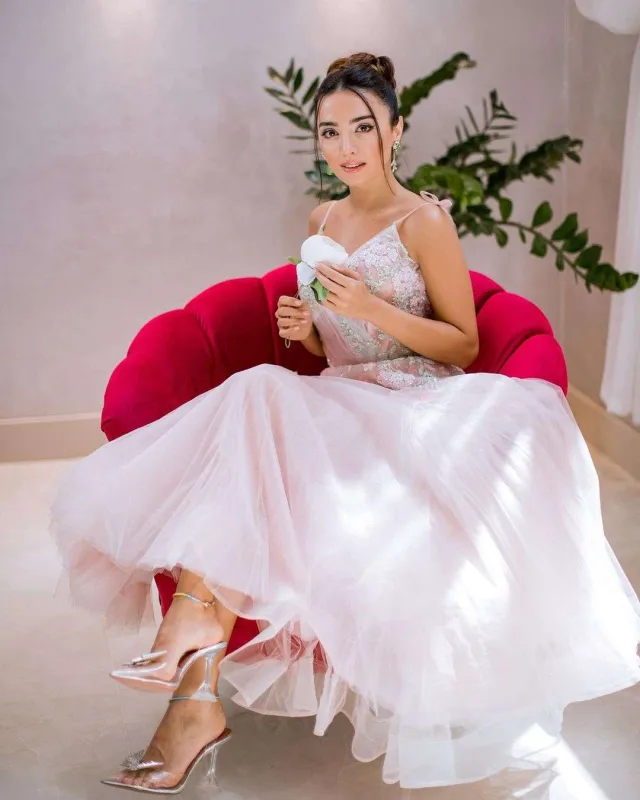 Kəmalədən izləyicilərinə qəribə sual