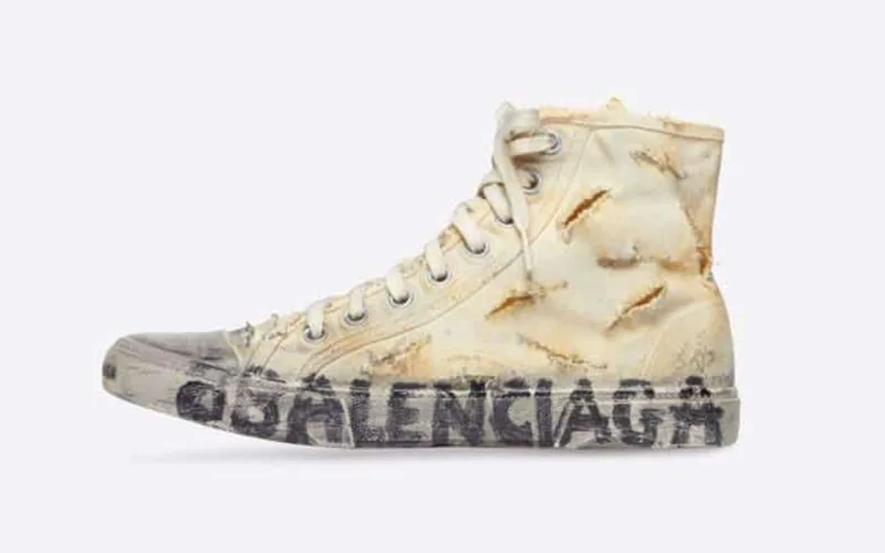 Balenciaga bu ayaqqabıları 1850 dollara satır