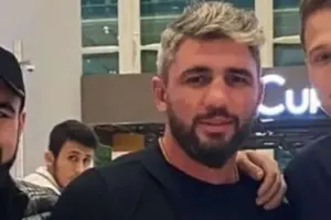 Pərviz 4 ay sonra övladları ilə görüşdü