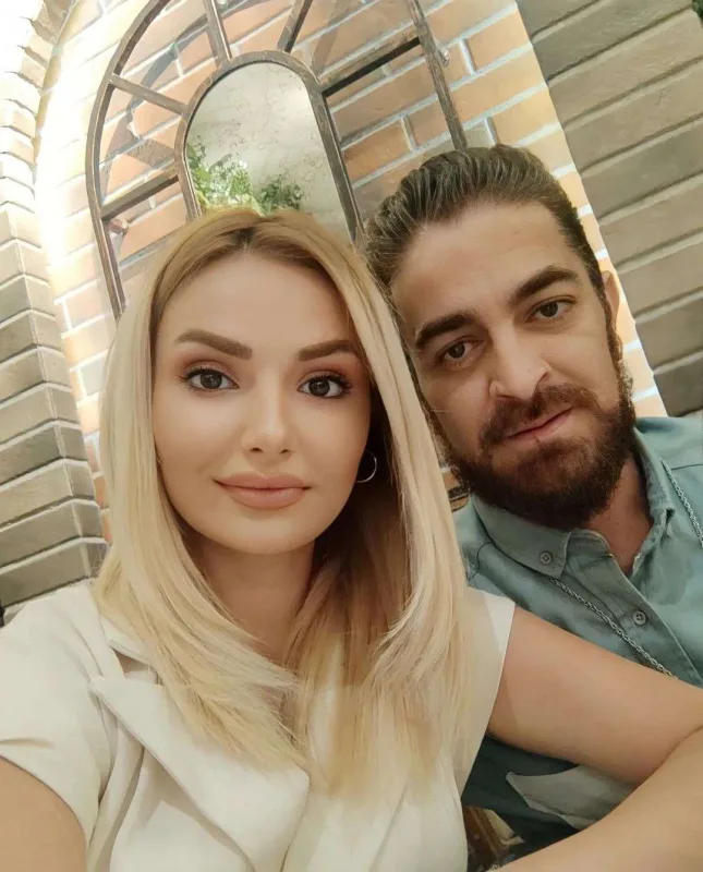 Elvinin donoru bacısıdır