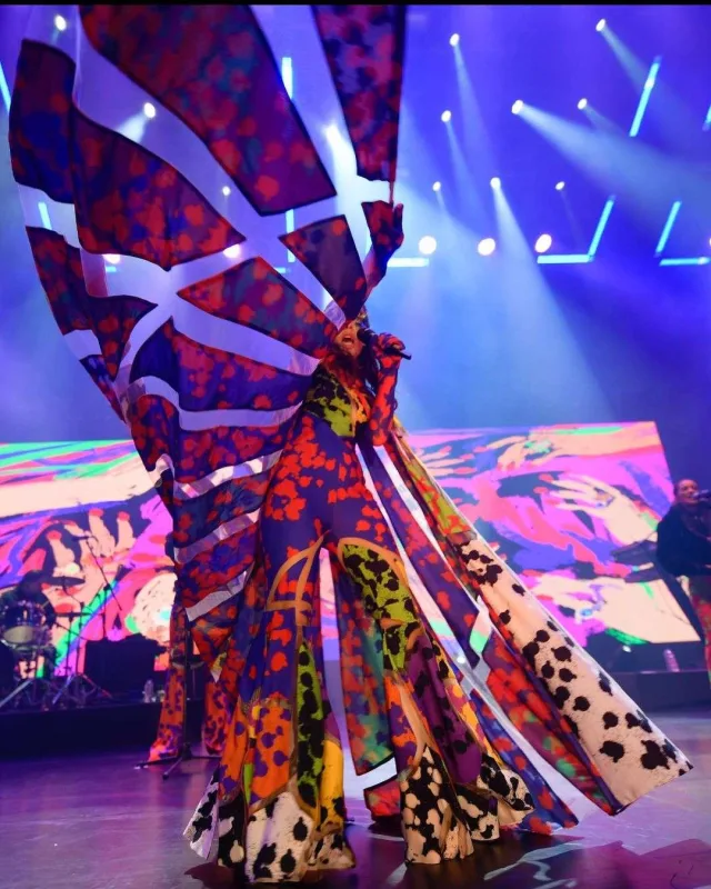 Nil səhnə tərzi ilə gündəmdə