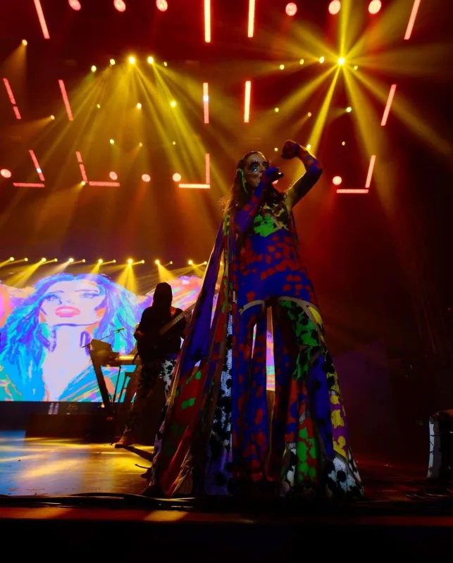 Nil səhnə tərzi ilə gündəmdə