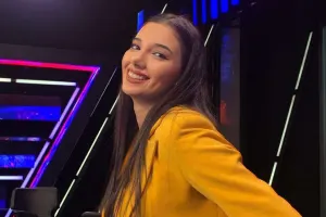 Futbolçu sevgilisi ilə nişanı oldu