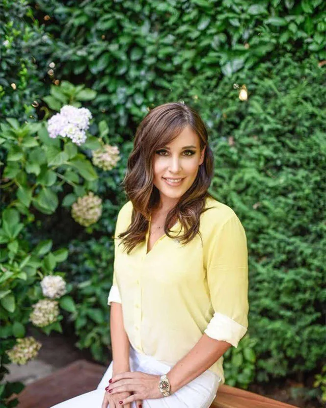 Çətin günündə Ebruya dəstəyini belə bildirdi