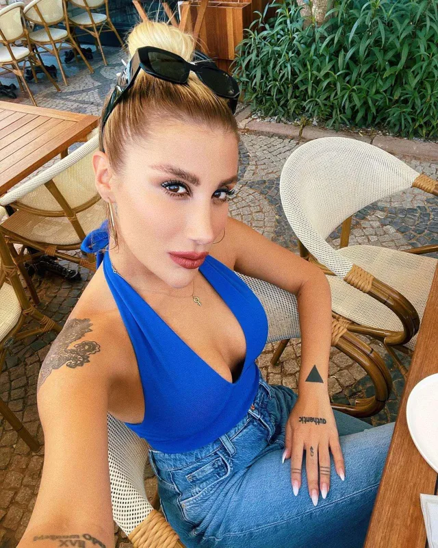 “Dünyanın ən gözəl qadını...”