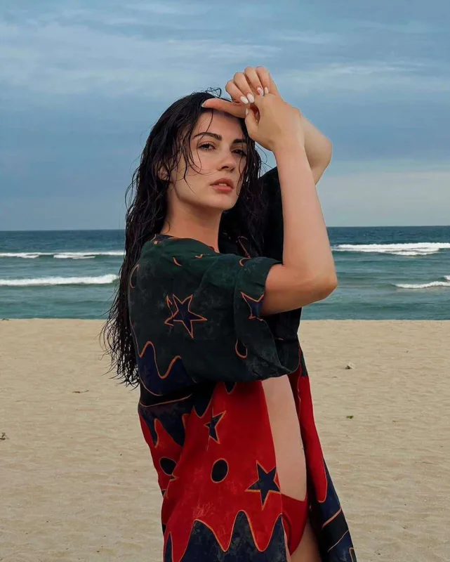 Burcu koronaya yoluxdu