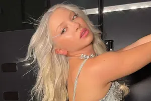 Fanatının atdığı telefon başına dəyəcəkdi