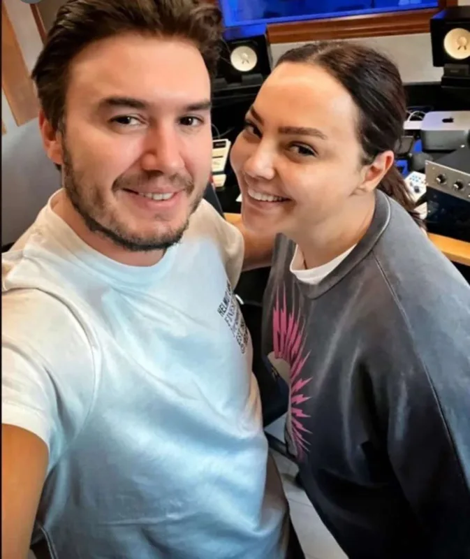 “Möhtəşəm mahnılar yoldadır”