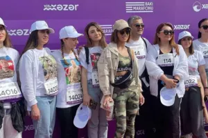 Məşhurlar marafonda - Video