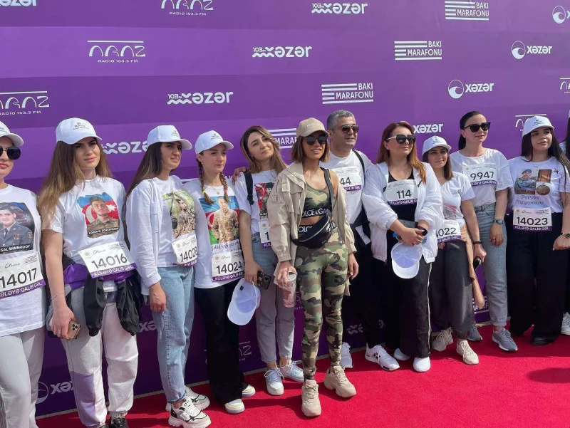 Məşhurlar marafonda - Video