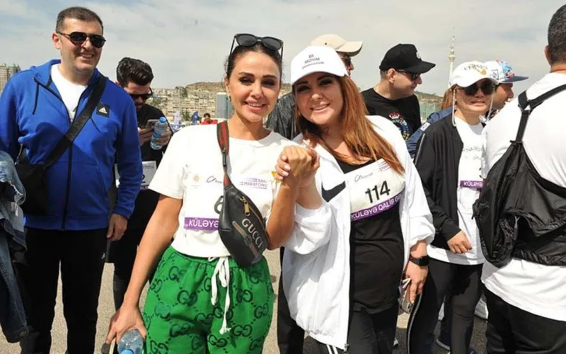 Məşhurlar marafonda - Video