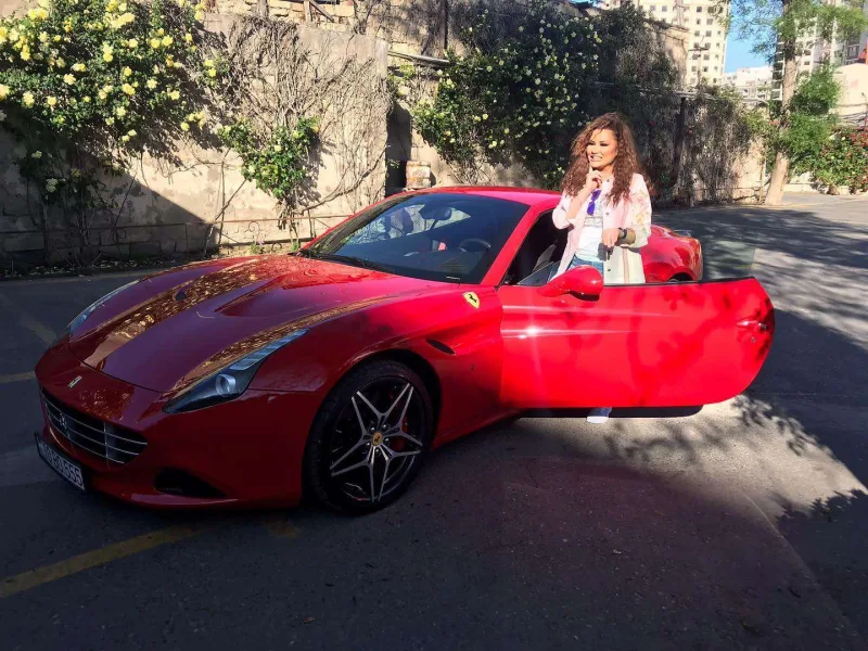 Azərbaycanlı sahibkar Denizə maşın hədiyyə etdi