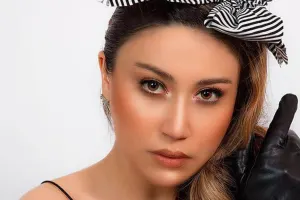 Damla oğlu ilə - Foto