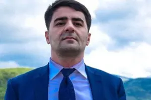 TikTok-da özü ilə yarışdı