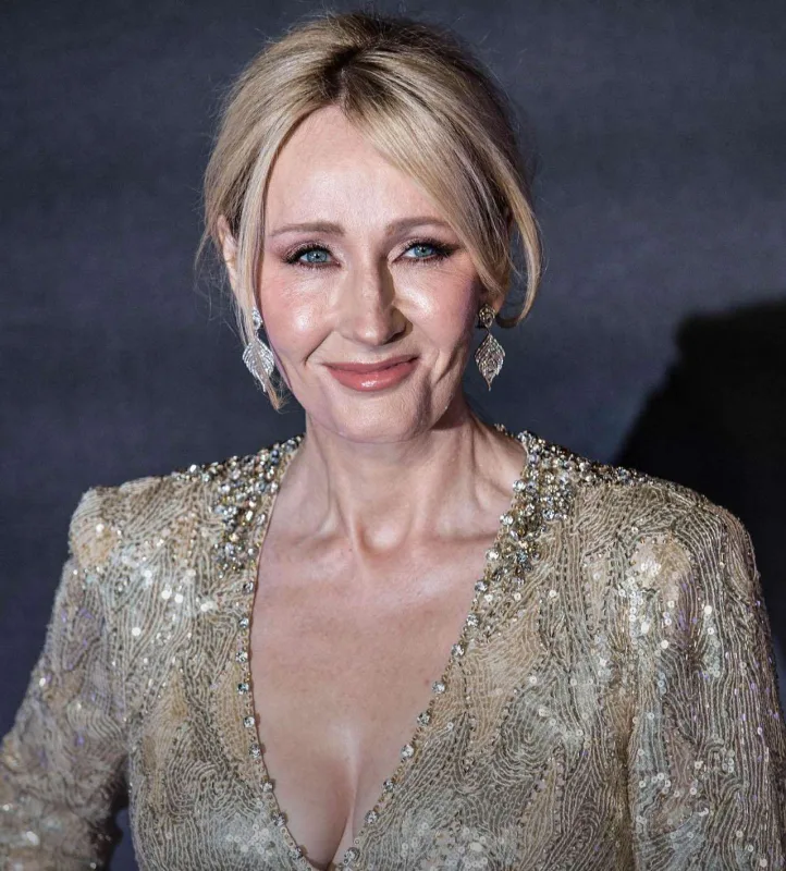 Məşhur yazardan Azərbaycana dəstək