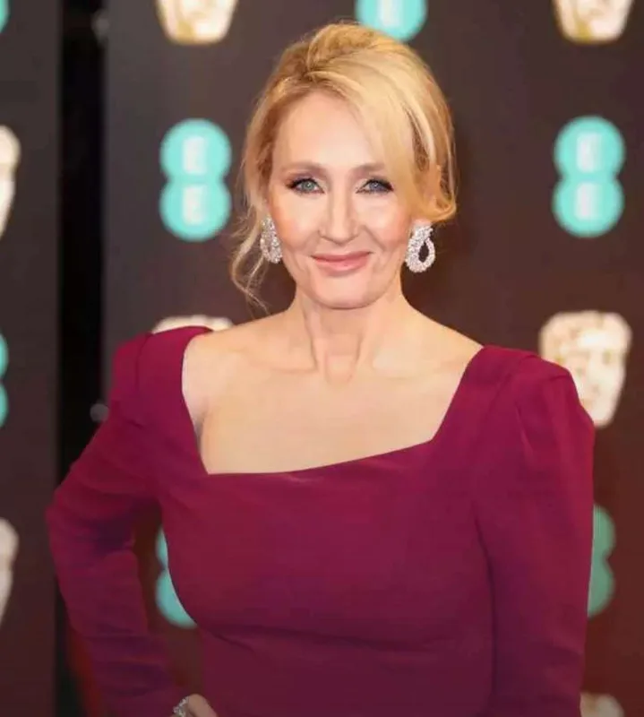 Məşhur yazardan Azərbaycana dəstək