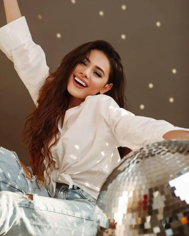 Samirə Hollandiyaya getməyə hazırlaşır