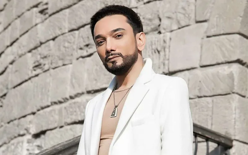 “Sənin göbəyini şeytanlar kəsib?”