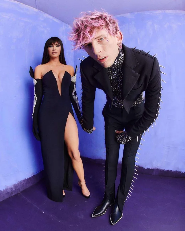 Dekolteli mükafat gecəsi