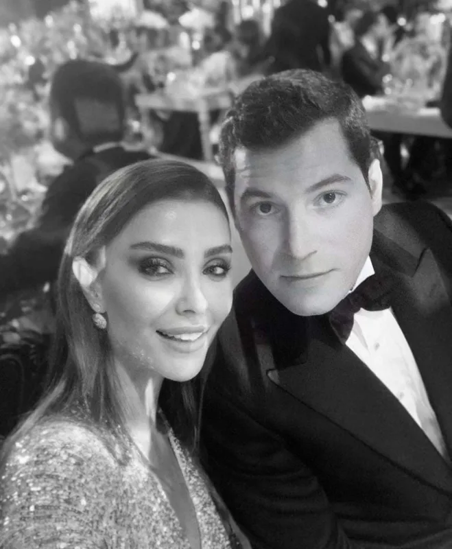 Özge Ulusoya sevgilisindən qadağa